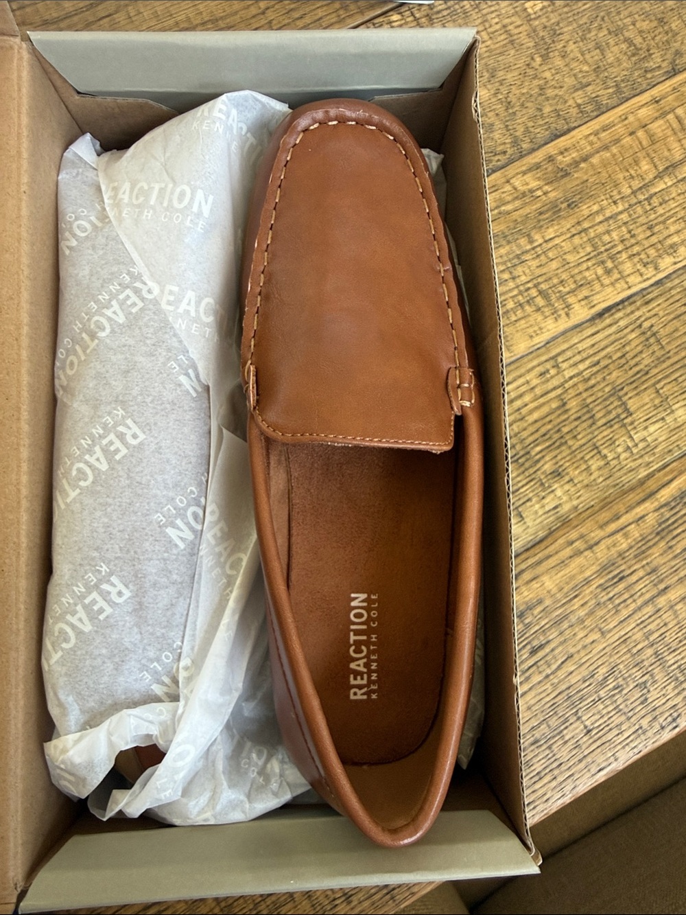 Sz 4 Kenneth Cole Kids Loafers